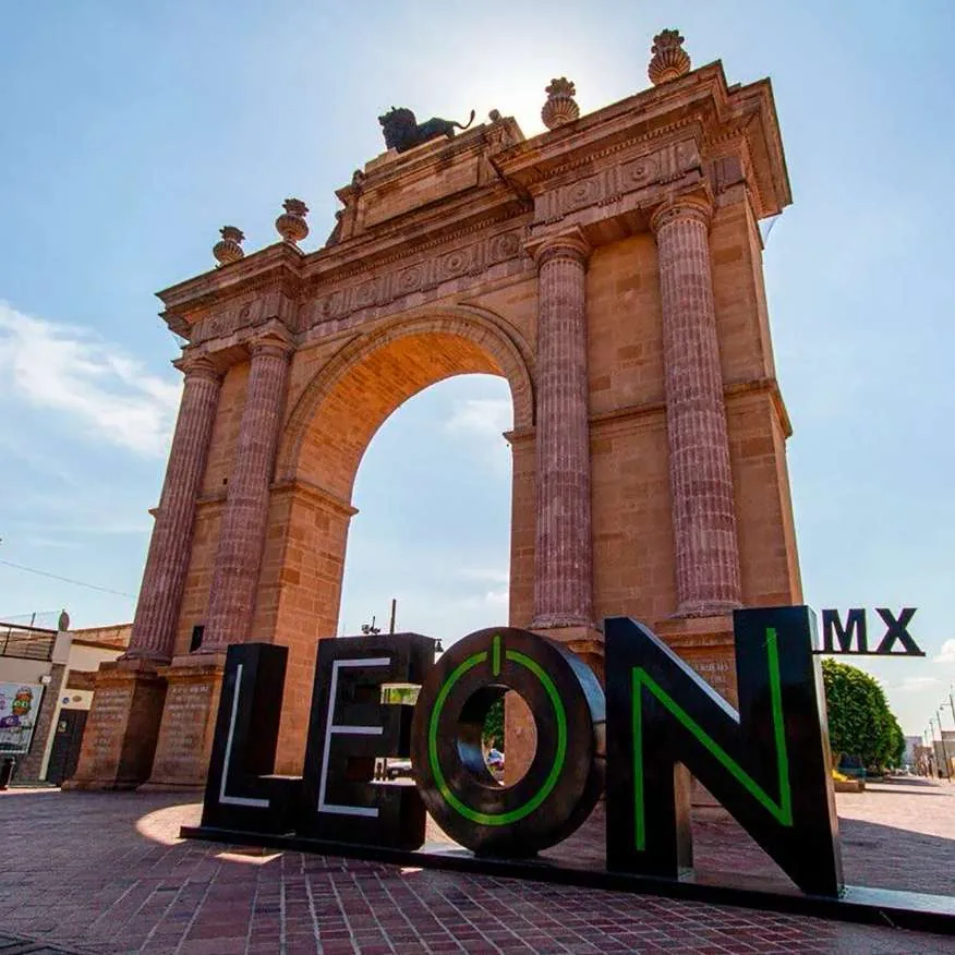 Tour León